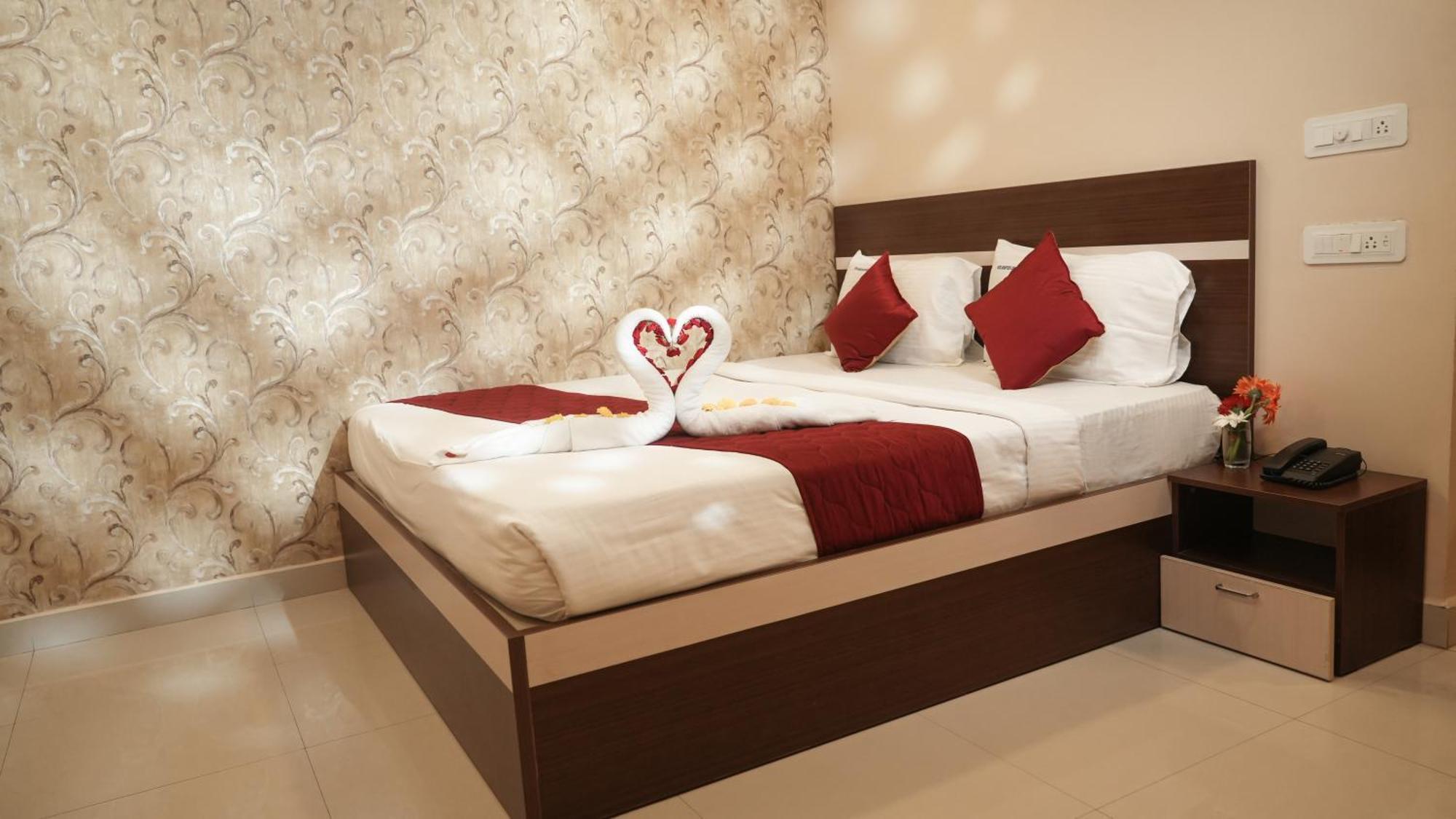 Hotel Mountview Comforts Tirupati Eksteriør bilde