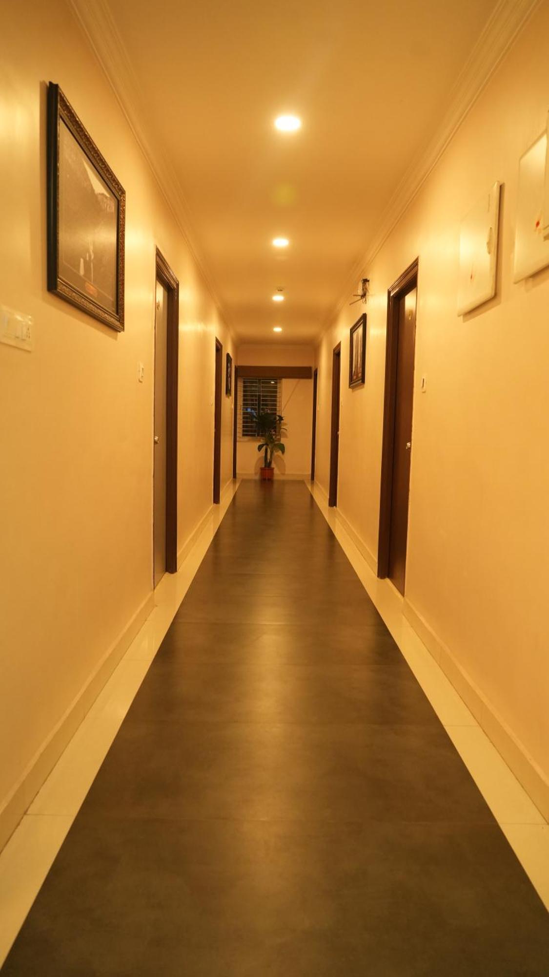 Hotel Mountview Comforts Tirupati Eksteriør bilde
