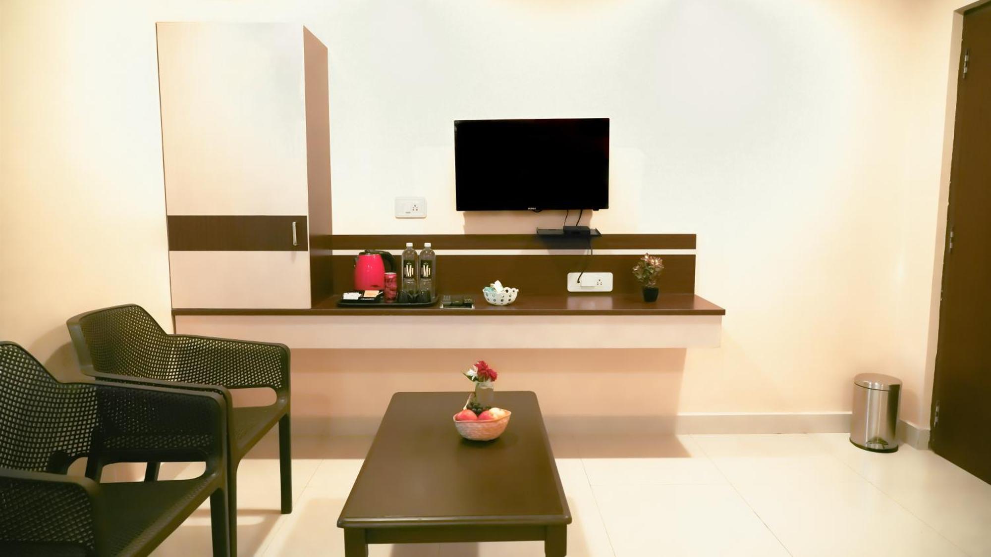 Hotel Mountview Comforts Tirupati Eksteriør bilde