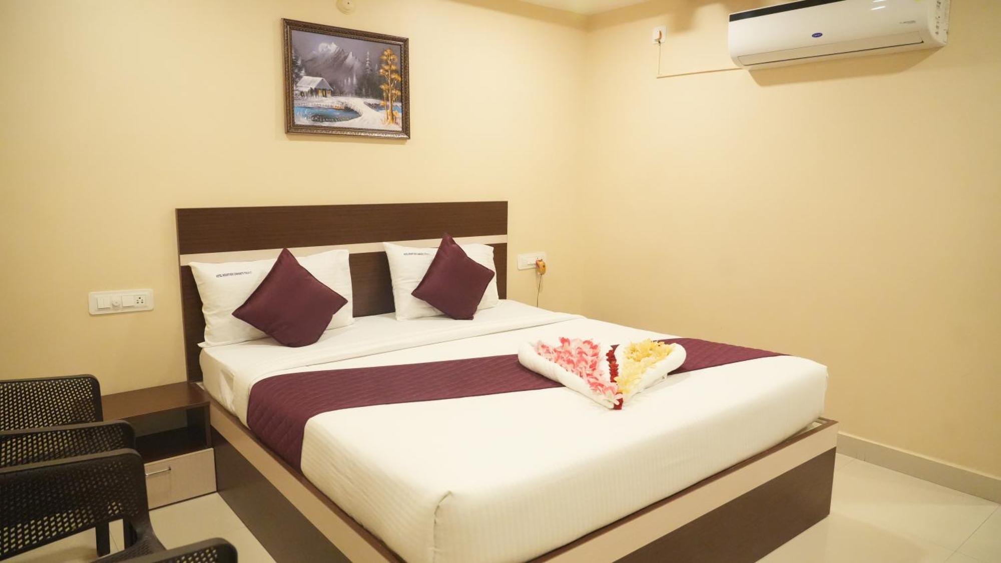 Hotel Mountview Comforts Tirupati Eksteriør bilde
